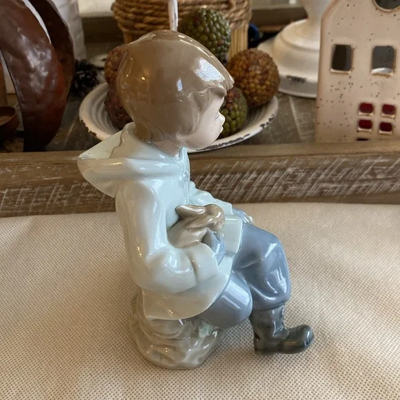 Vintage collectables Nao lladro Girl and boy with rabbits Daisa 1987